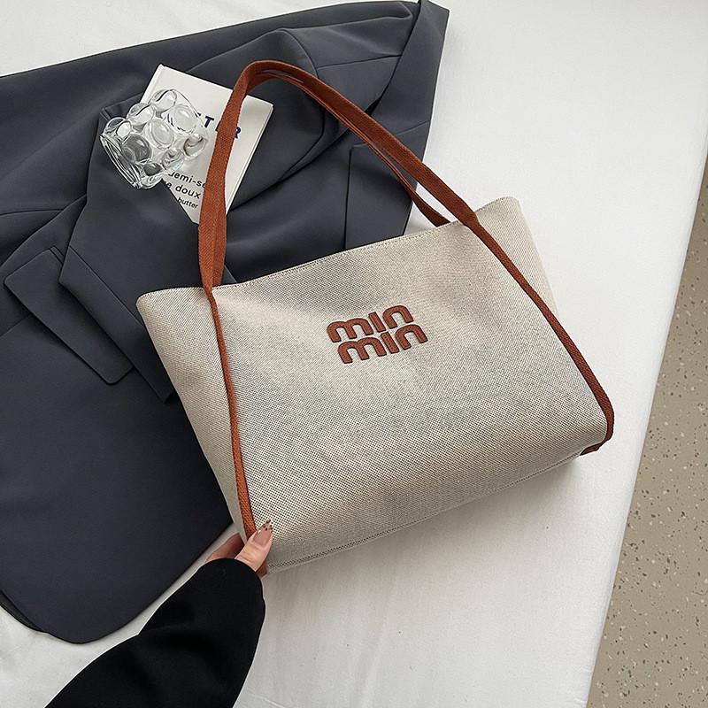 Stylish And Spacious Canvas Tote Bag For Women Ideal For Autumn Winter Casual Outings