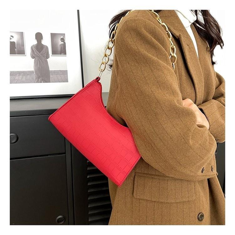 Elegant Chain Strap Urban Mini Handbag For Women In Stylish Colors And Simple Design