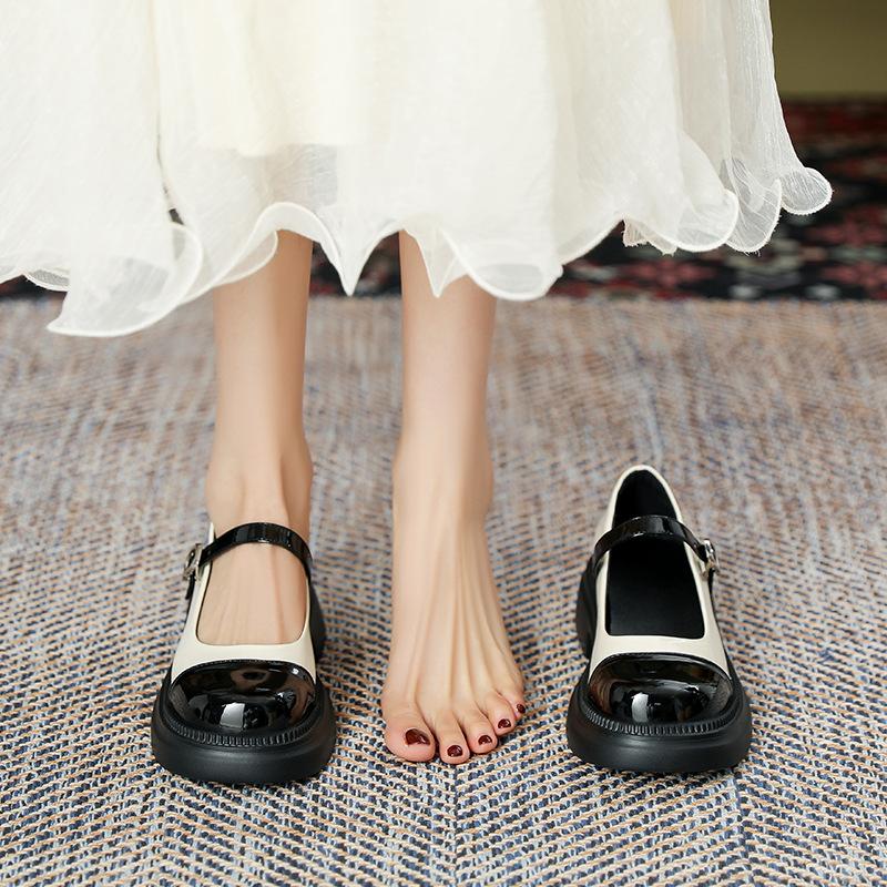 

Туфли Мэри Джейн маленькие ароматные женские весна 2025 новые с открытым вырезом ретро цветные маленькие кожаные туфли милые на толстом каблуке женские туфли 40