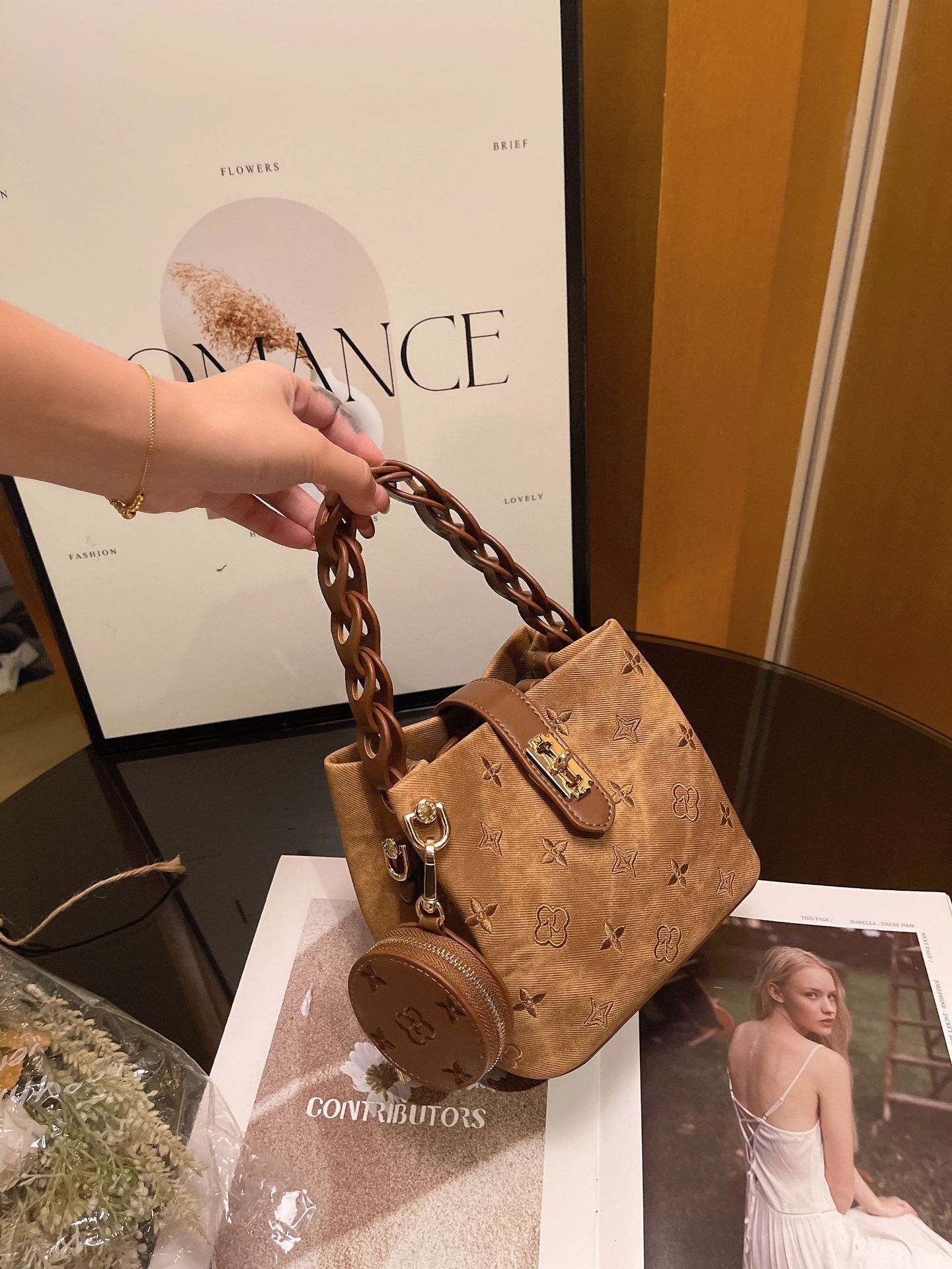 New Embossed Leather Handbag for Women, Versatile Commuting Shoulder Bag, Crossbody Bag for Women, High-end and Versatile Bucket Bag