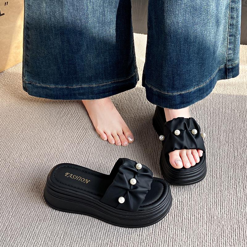 Large Size Cool Slippers Women's 2025 Summer New Square Head Low Heel Pearl Pleated Flat-bottomed Slippers