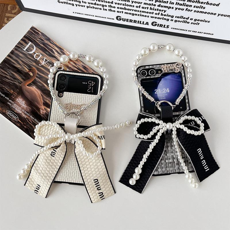 Pearl Hand Chain Mobile Phone Case for Samsung Zflip5 Bow W24flip Leather Hard Shell Rhinestone Letters