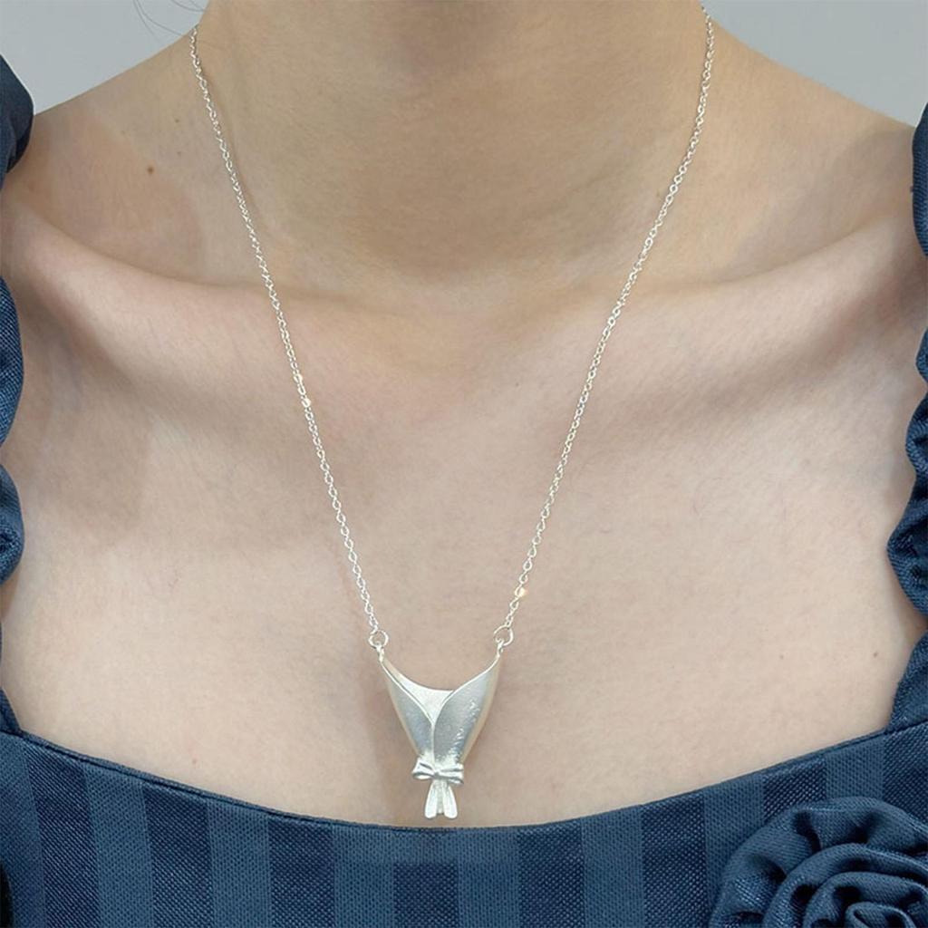 Vase Necklace Fashion Neck Jewelry Flower Bouquet Pendant Chain for Girls Ladies Mothers Girlfriends Wives Holiday Birthday