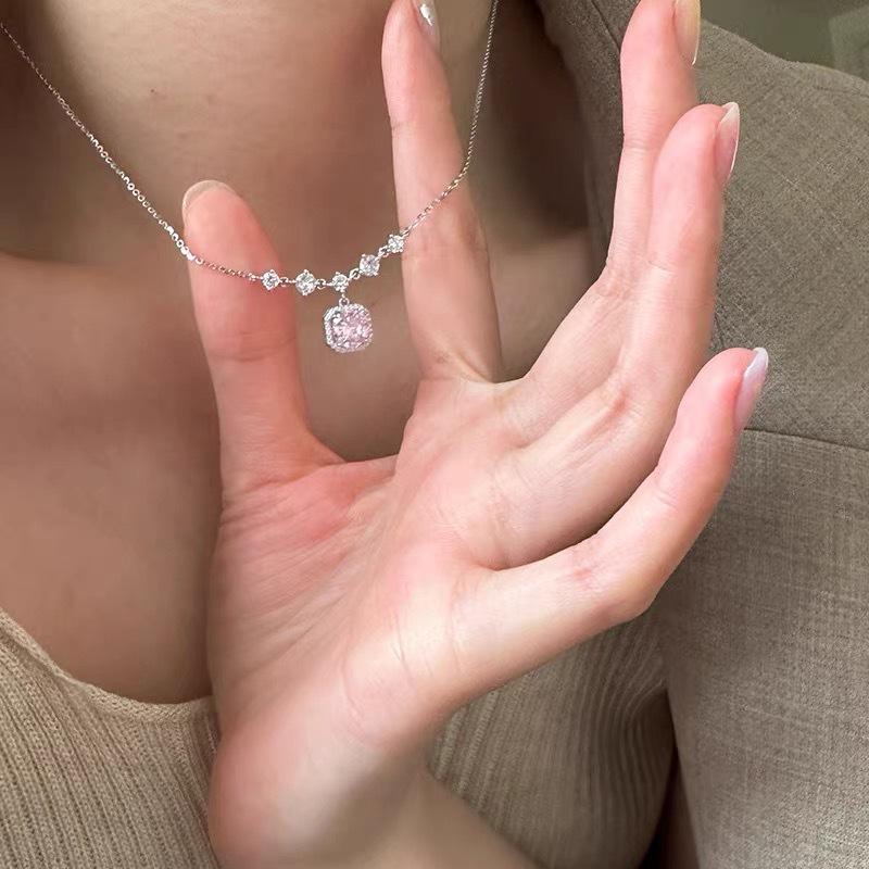 Luxury Square Sugar And Diamond Necklace Elegant Pendant Gift For Girlfriend Valentine's Day Gift For Mother
