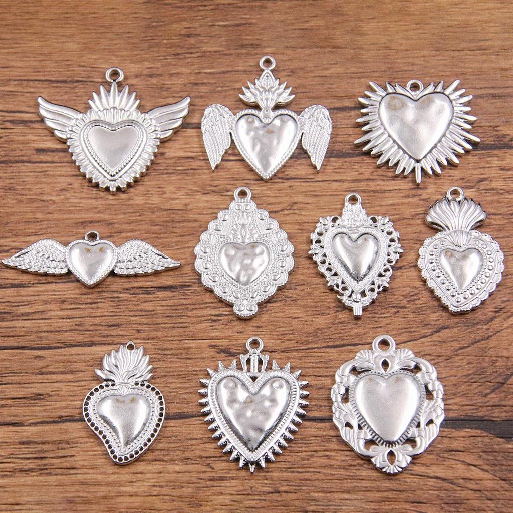 Gothic Heart Charms: Vacuum-Plated Stainless Steel Jewelry Accessories in 2 Colors and Multiple Styles for Halloween Pendants