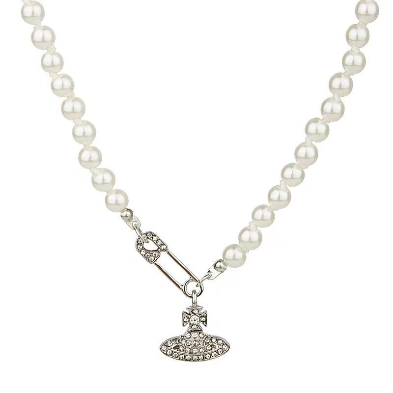 Cool Wind Saturn Clavicle Luxury Necklace