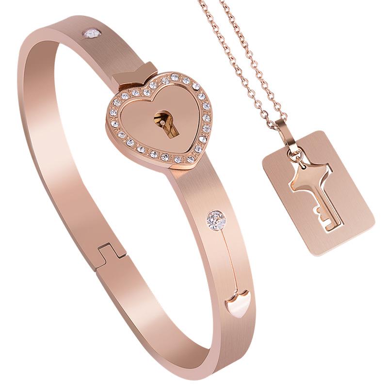 Bracelet Interlock en Acier Titane Style Fala Chen "Triumph in the Skies" pour Couples avec Fermoir Cœur Diamanté
