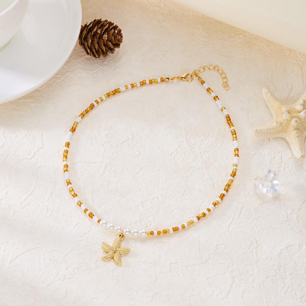 Boho Summer Beach White Beaded Necklace for Women Minimalist Silver Color Starfish Pendant Choker Perfect Vacation Jewelry Gift