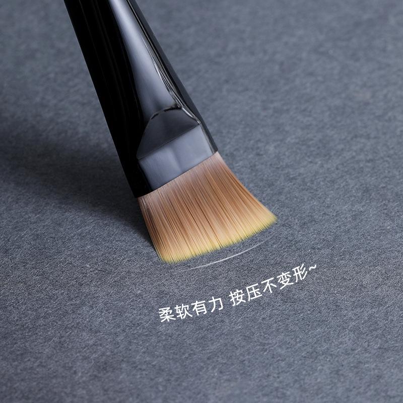 Flat Head Streak-Free Foundation Brush with Mixing Palette for Liquid Makeup Application