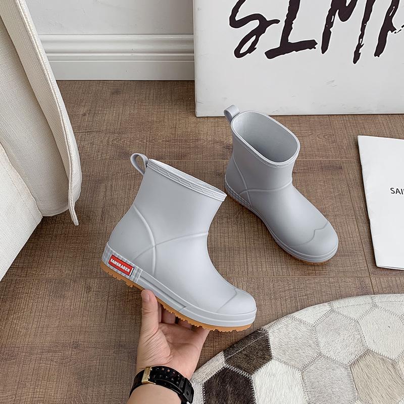 "Women's and Men's Mid-Tube Non-Slip Rain Boots: Versatile, Wear-Resistant, Fashionable, and Warm for Outdoor Use"