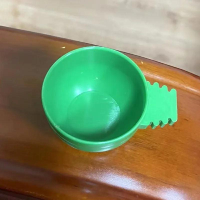 

1 шт. Лаконичный дизайн Чашка для корма для животных Канавка Круглая миска для корма Кормушка Клетка для птиц Универсальная проволочная клетка Кормушка Товары для птиц M 1Pcs