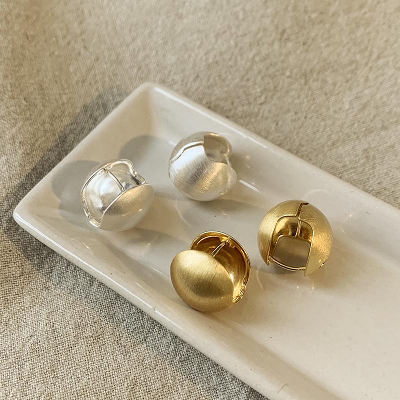 Vintage Exaggerated French Hoop Earrings Luxurious High-End Feel Matte Gold Color Beans Banquet Jewelry Gifts