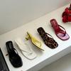 Ladies' Open Toed Square Toe Low Heeled Shoes with A New Style, Simple and Minimalist Style, with Small Toe and Flip Flops