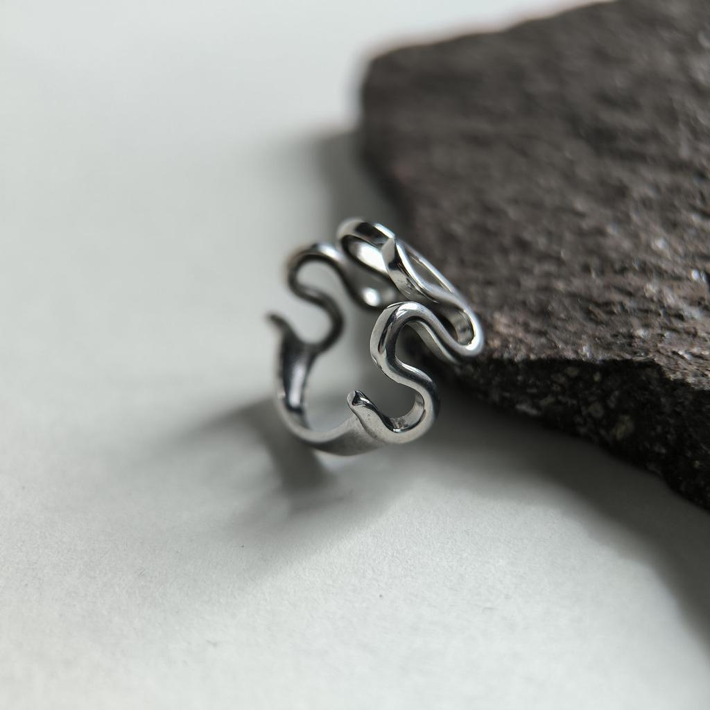 Серебряное кольцо с без камней, вес изделия 2,75 гр (2210269)