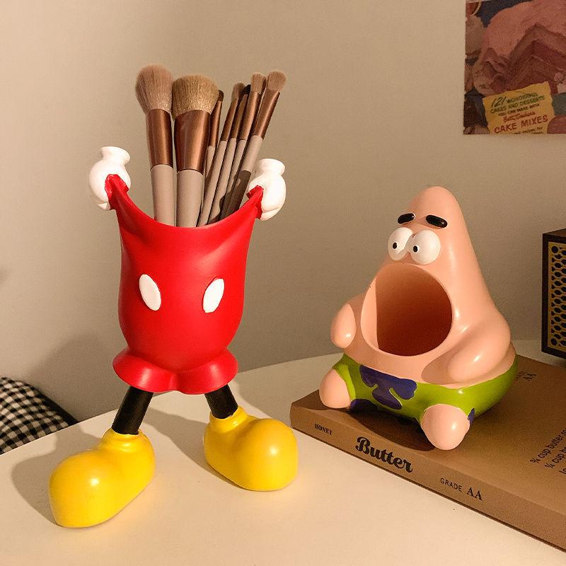 Qiqi Mi Cute Cartoon Pen Holder: Multifunctional Desktop Ornament and Fountain Pen for Students