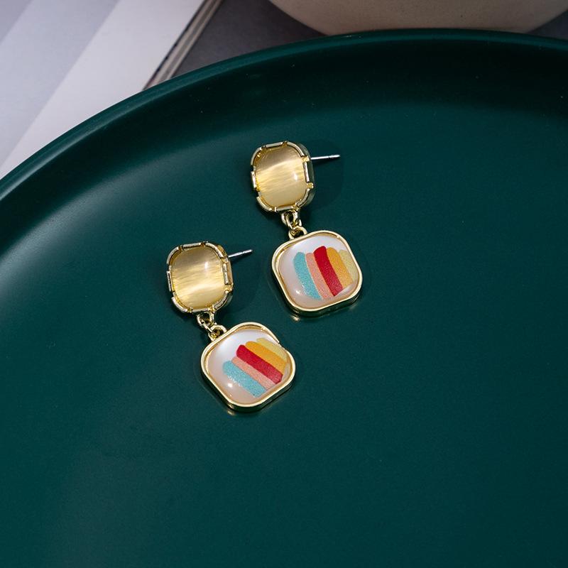 

Уникальные квадратные серьги с радужными камнями, сладкий и свежий стиль разноцветный