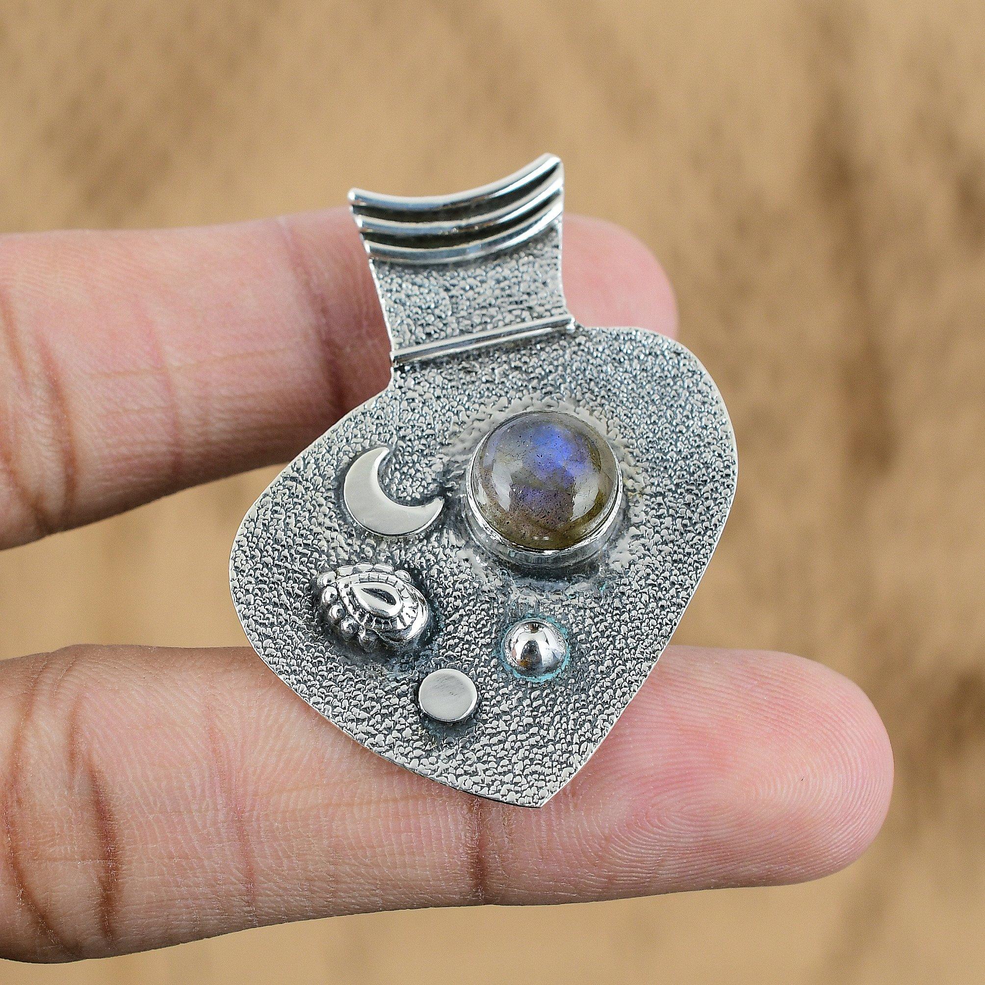 

Mothers day Deal 925 Silver Round Natural Labradorite Artisan Pendant Jewelry