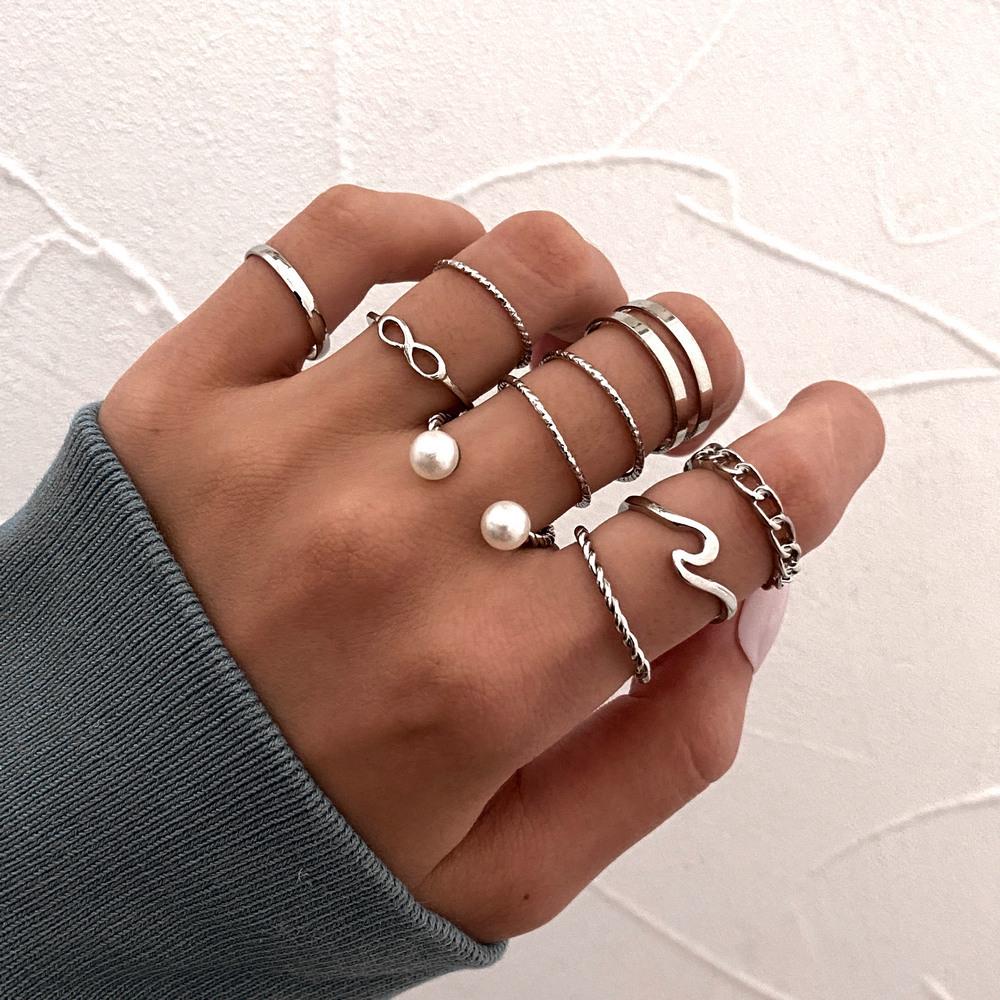Vintage Hollow Butterfly Heart Ring Set for Women