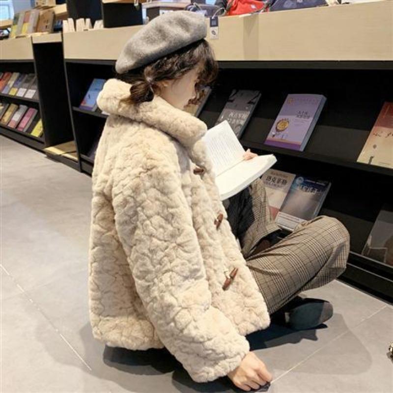Autumn and winter new imitation lamb wool coat women's short student horn buckle loose imitation fur plush coat
