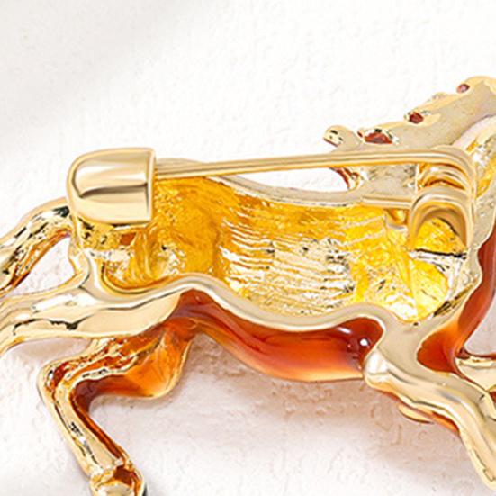 Yousheng Horse Brooch Retro Style Enamel Pin Smooth Line Design Animal Pin Metal Edging Lightweight Suit Lapel Badge