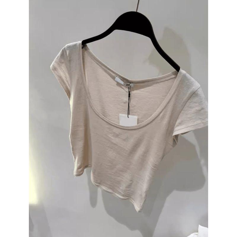 

[В наличии] Модная милая и пикантная облегающая короткая футболка с круглым вырезом женская 2024 европейские товары стильный красивый бежевый топ Beige S