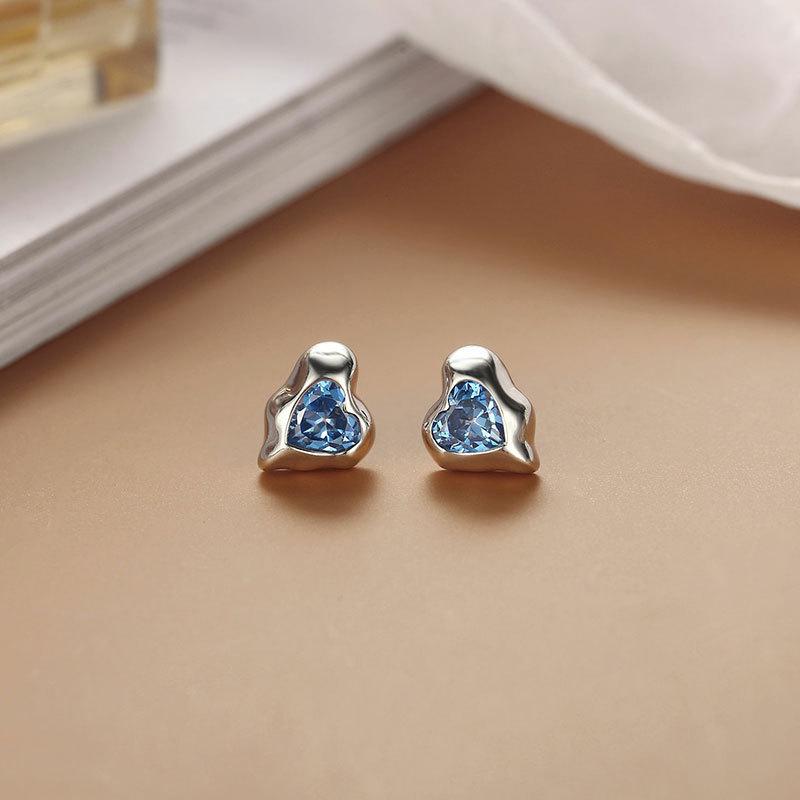 

**Серьги-пусеты из стерлингового серебра 925 пробы в крутом дизайне с персиковым сердечком – с родиевым покрытием, в нерегулярном стиле** 925 Sterling Silver