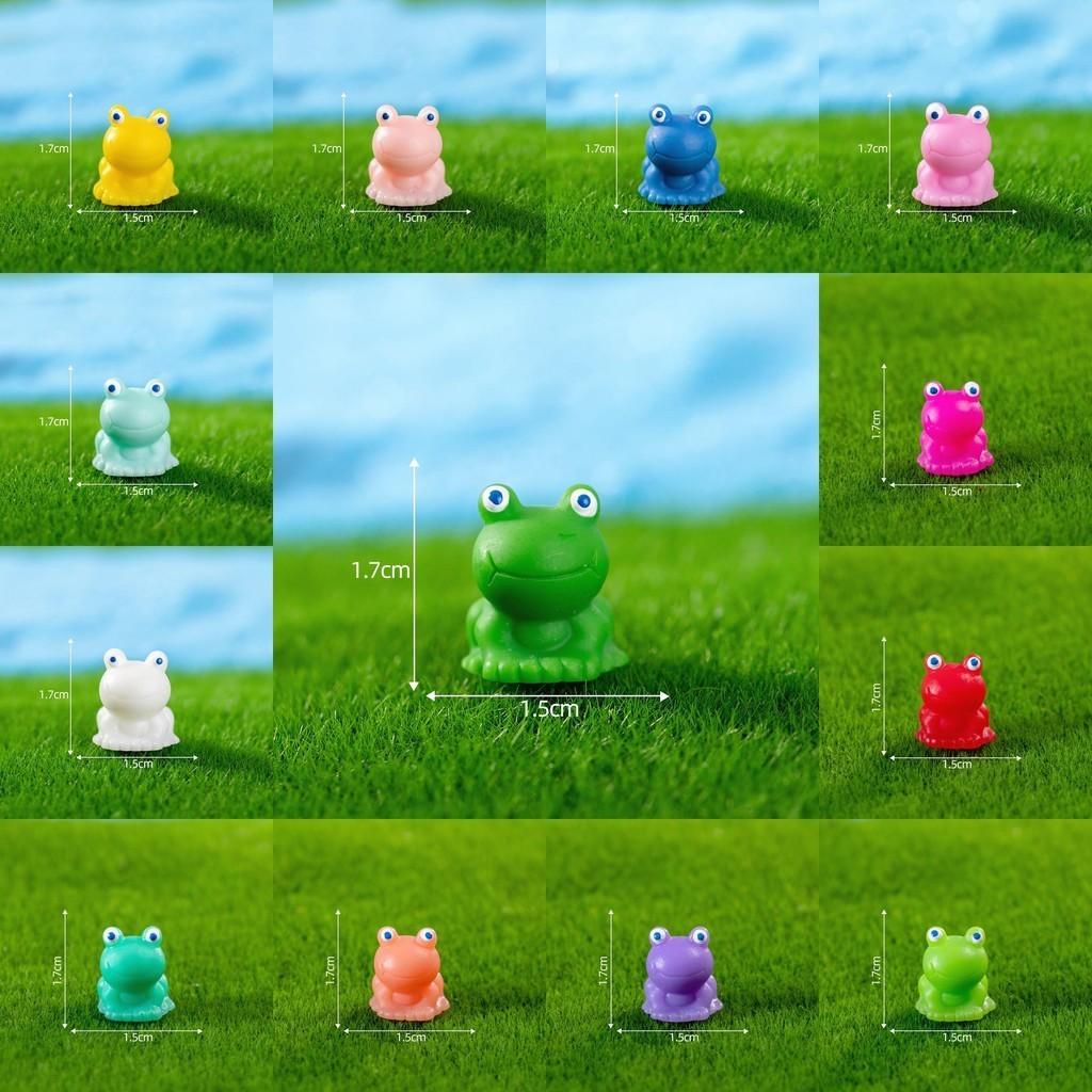 Adorable Matte Blue-eyed Frog Resin Miniature For Creative Terrariums And Fairy Gardens