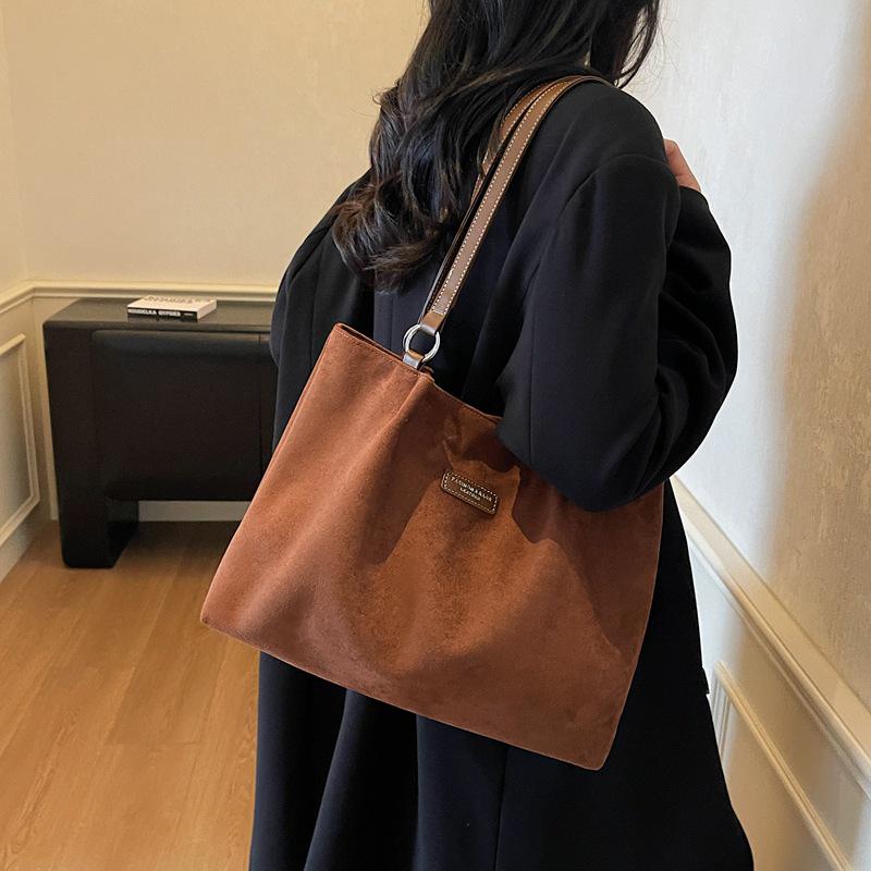 

Women s 2025 Autumn Large Capacity Solid Color Tote Bag - Perfect for Work and Commute