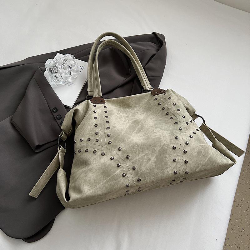 Женская сумка-тоут с ретро-заклепками 2025: Модная, вместительная наплечная сумка. One Size