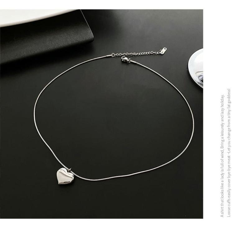 Y2K Aesthetic Chunky Heart Choker Necklace for Women Summer  Teen Girls 3D Peach Pendant Necklace Copper Clavicle Chain