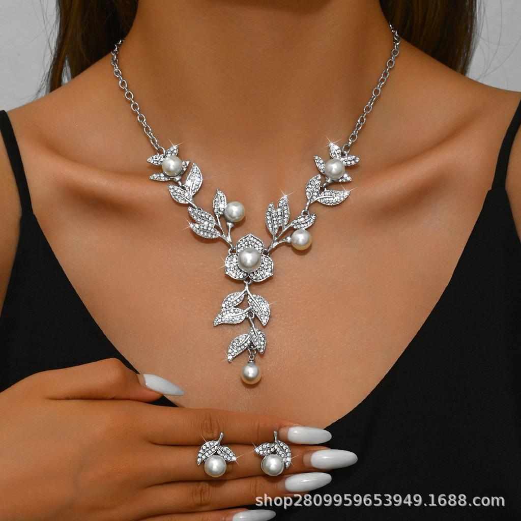 Dress Jewelry Direct Sales Necklace Earrings Two-piece Set Flower Bride Retro High-end Design Set
