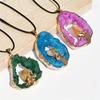 Collana in Cristallo di Quarzo Naturale con Ametista e Bordi Dorati per Appassionati di Moda Boho