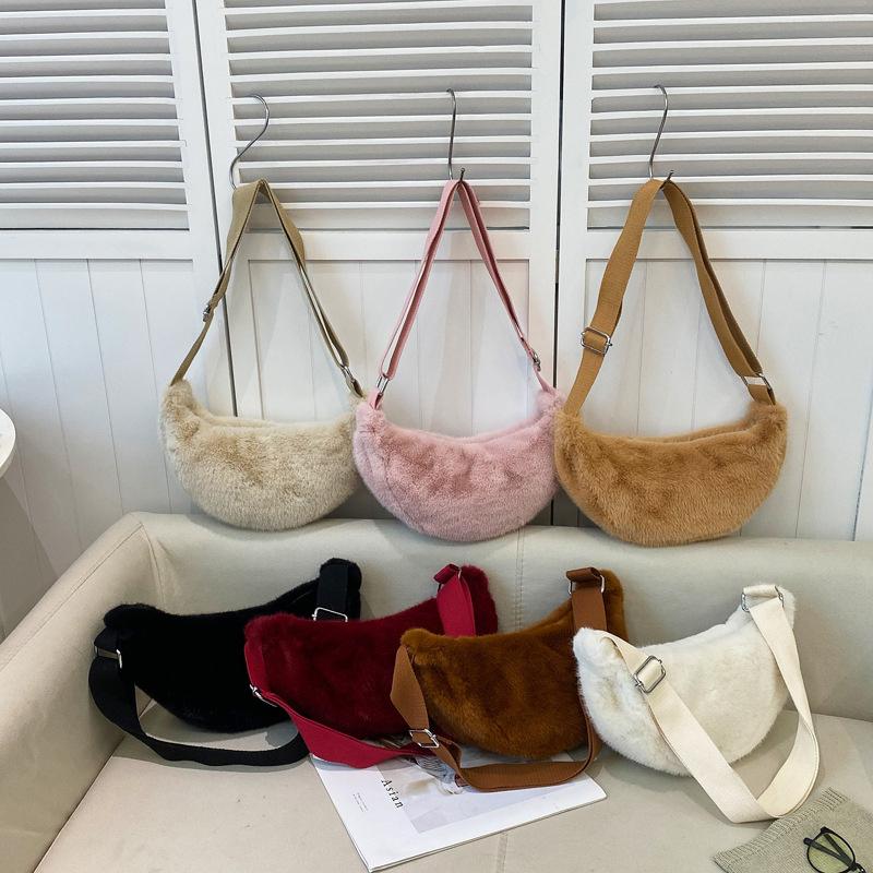 Yogodlns Women Crossbody Plush Bag Autumn Winter Hairy Hobo Bag Casual Versatile Shoulder Bag Fashion Lightweight Underarm Bag