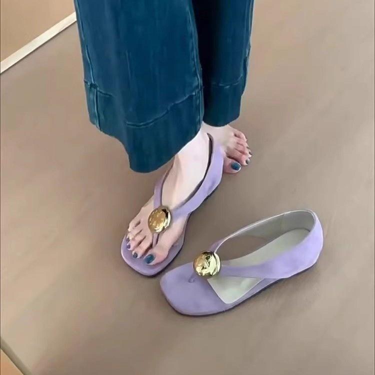 

Foreign trade French retro toe back bag sandals women s 2025 summer new wedge heel one-word square head Roman sandals 34 фиолетовый
