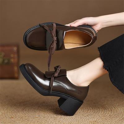 Moda Nova Primavera Couro Patente Sapatos Femininos Bico Redondo Sapatos de Salto Alto Femininos para Mulheres Mocassins de Salto Grosso Moda Casual Sapatos de Salto Alto