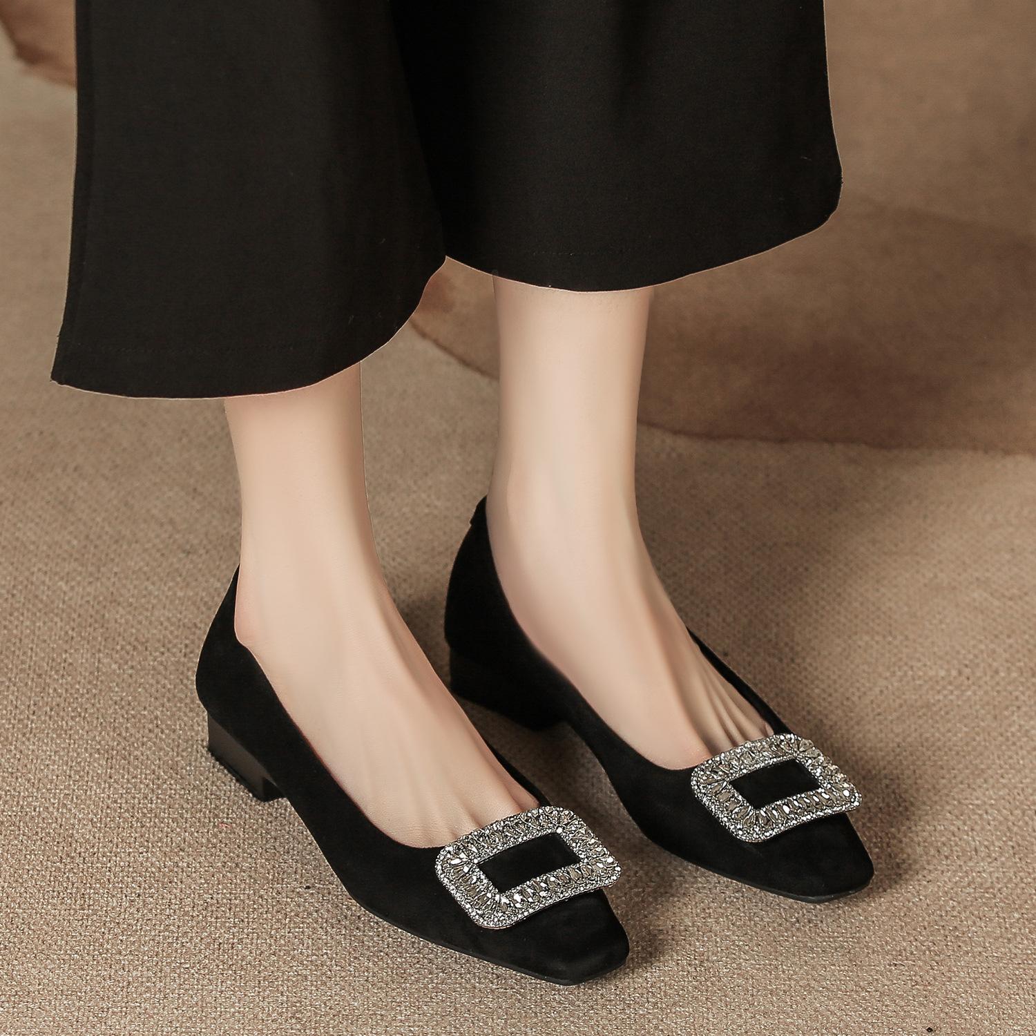 

Осенние и зимние новые свадебные туфли со стразами женские замшевые туфли на толстом каблуке легкие мягкие низкие туфли на каждый день квадратный носок низкий каблук 35