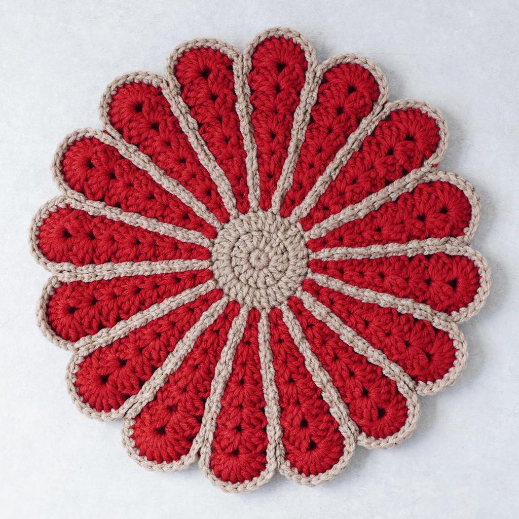 Raw Wool Knitting Kit Flower Circle #5-4 (Red)
