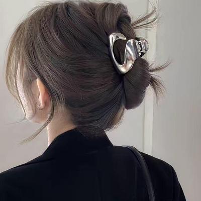 Elegant High-End Metal Hair Clip for Women - Fashionable Small Shark Clip for Hair Buns