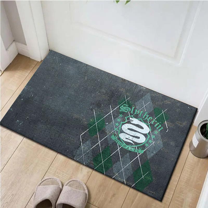 

1pc Office Carpet Chair Mats Slytherin Hogwarts Snake Crest Perfect for Office Chairs, Living Rooms, Or Bedrooms,Polyester Carpet.HDT039 60cm by 90cm