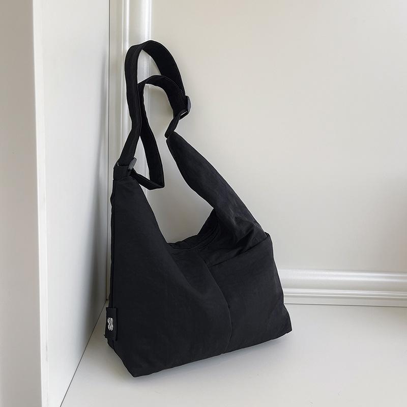 

2025 new Korean nylon tote bag women s canvas bag underarm shoulder bag simple large-capacity casual shopping bag
