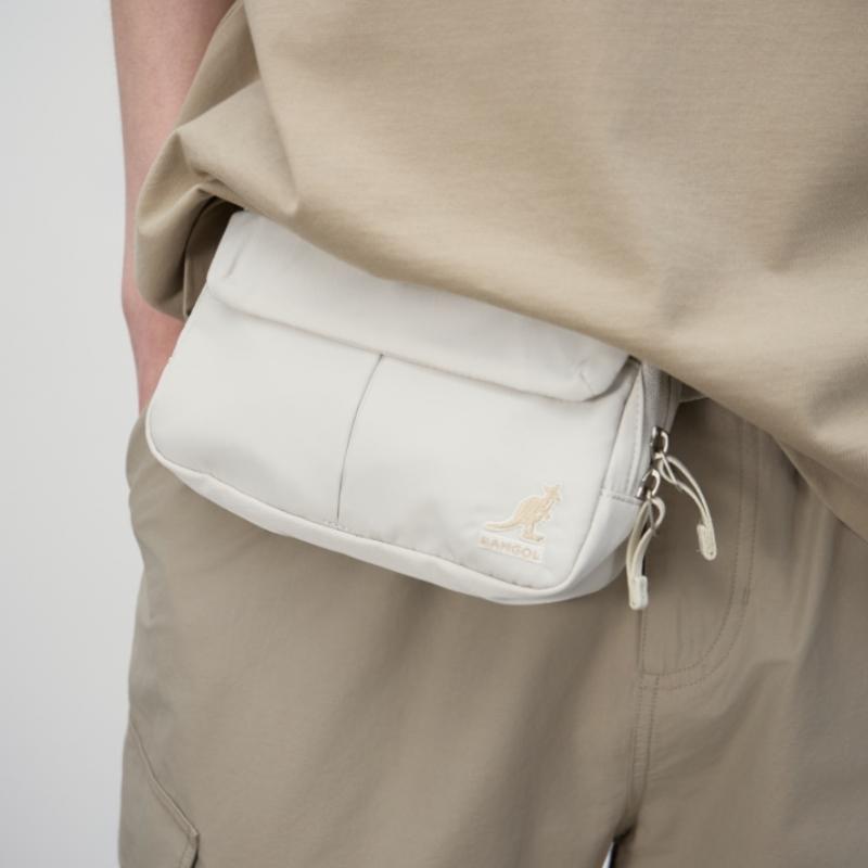 Kangol Easy Travel Sling Bag 1372 Ecru