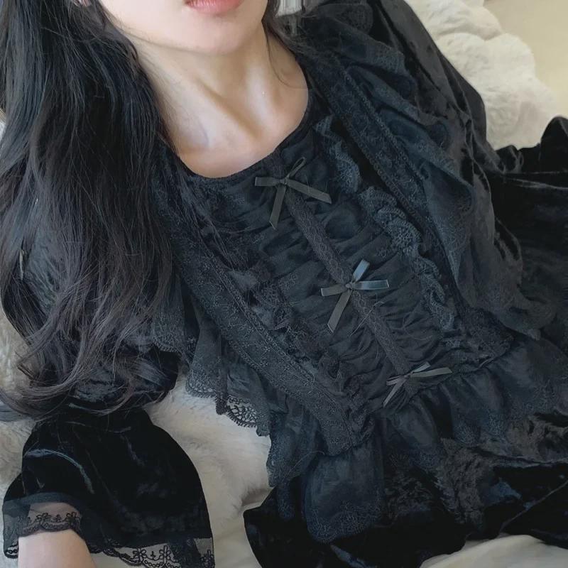 2024 Women's Gold Velvet Pajamas Set: Lace-Trimmed Long-Sleeve Top & Trousers, Autumn/Winter Court Style