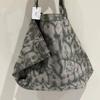 Bolsa de Yoga y Fitness de Lona Camuflada: Gran Capacidad, para llevar en la mano y al hombro para Deportes al Aire Libre
