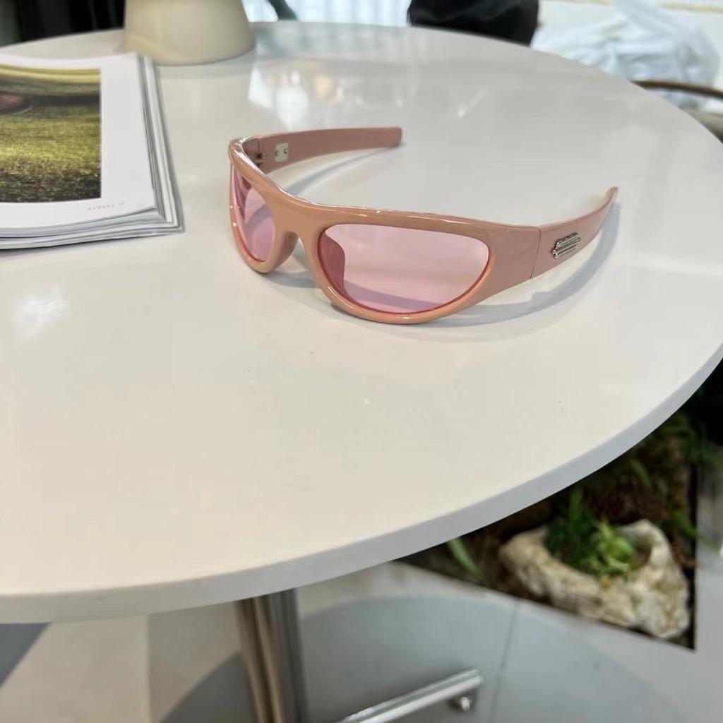 New Fashion Sunglasses for Women UV400 Protection Trendy Outdoor Sun Glasses Stylish Design