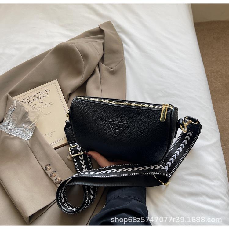 Simple Fashion Shoulder Bag 2025 New Retro Light Luxury Niche High-end Crossbody Bag Wide Shoulder Strap Commuter Bag