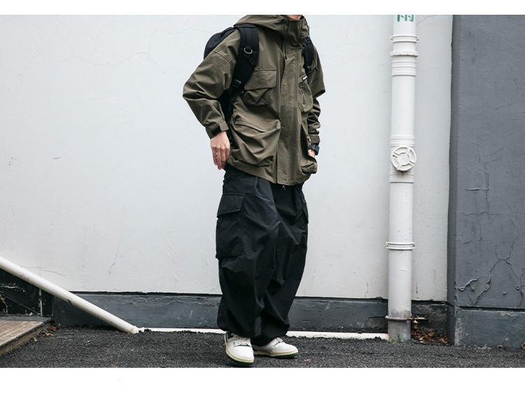 Modische, winddichte Herrenjacke mit Kapuze: Lockere 3D-Taschen-Freizeitkleidung für Frühling/Herbst