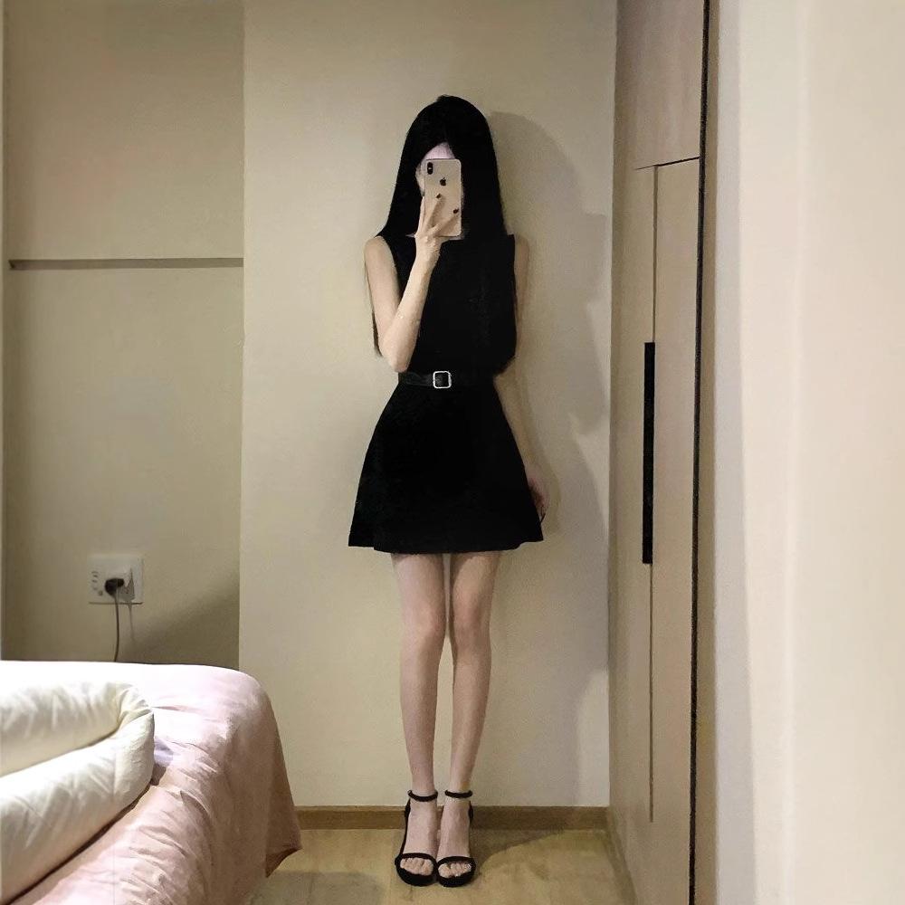 E French pure desire black sleeveless vest dress for women, small people, advanced sense, waist and thin temperament