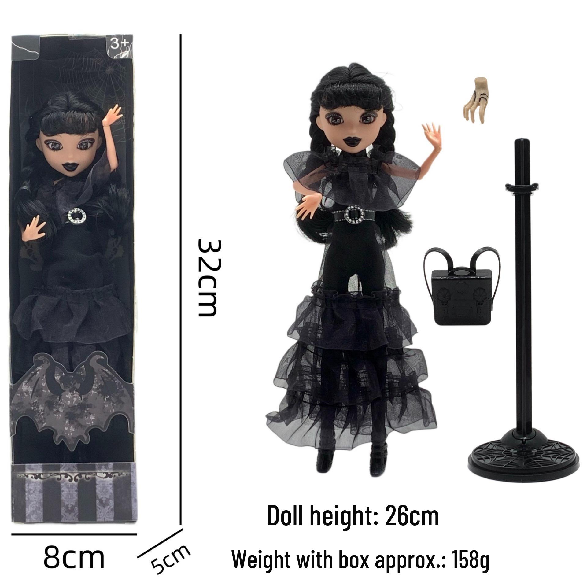 

Кукла Адамс Уэнсдей в костюме школьной формы