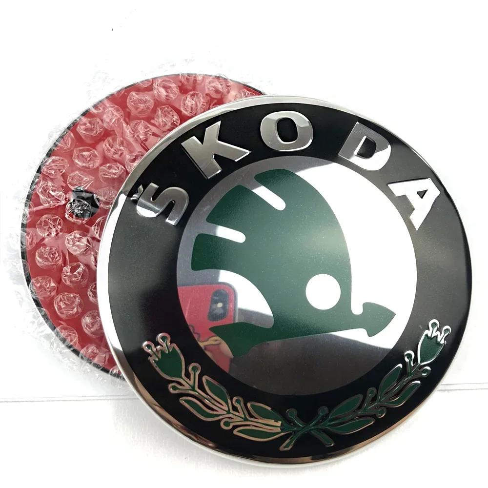 Samolepka na auto 2026 Horké 2ks Přední kapota auta Znak Zadní kufr Samolepka pro Skoda Yeti VRIS Rapid Octavia a5 a7 Kodiaq Karoq Ka