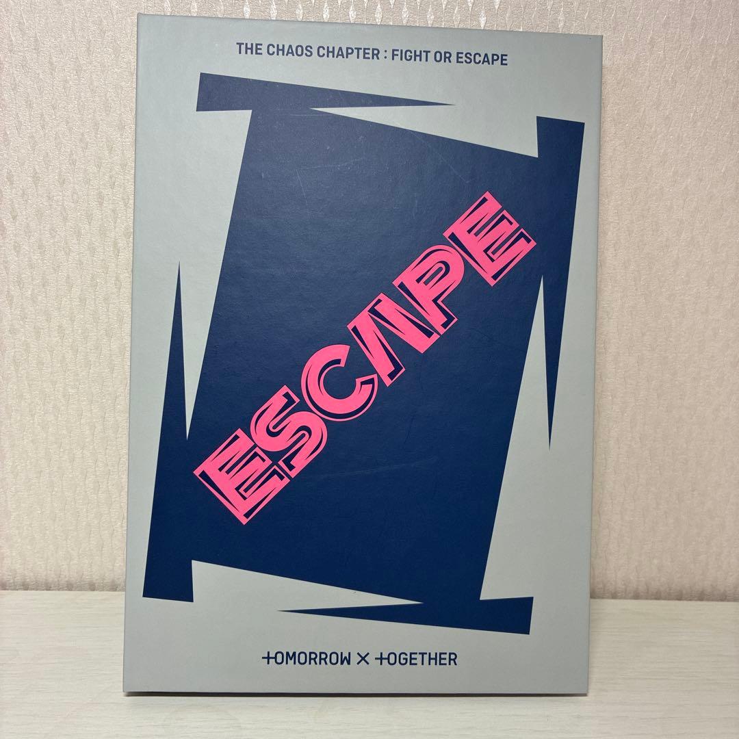 

[USED] TOMORROW X TOGETHER CD ESCAPE FIGHTver.